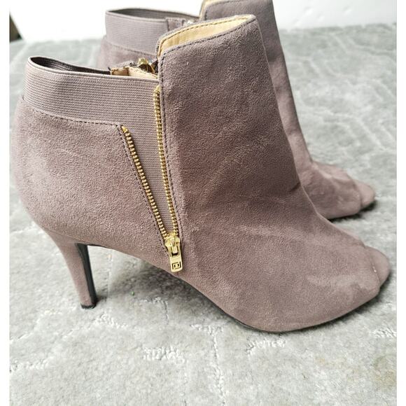 Liz Claiborne SOLSTICE Ankle Boots Womens Size 11M beigy gray peep toe heels - Picture 4 of 14